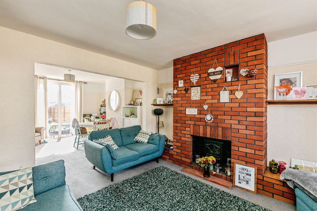 Property photo 3 of 14