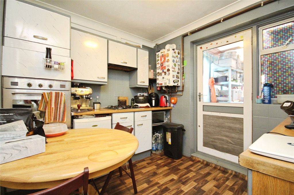 Property photo 3 of 7 Picture No. 06