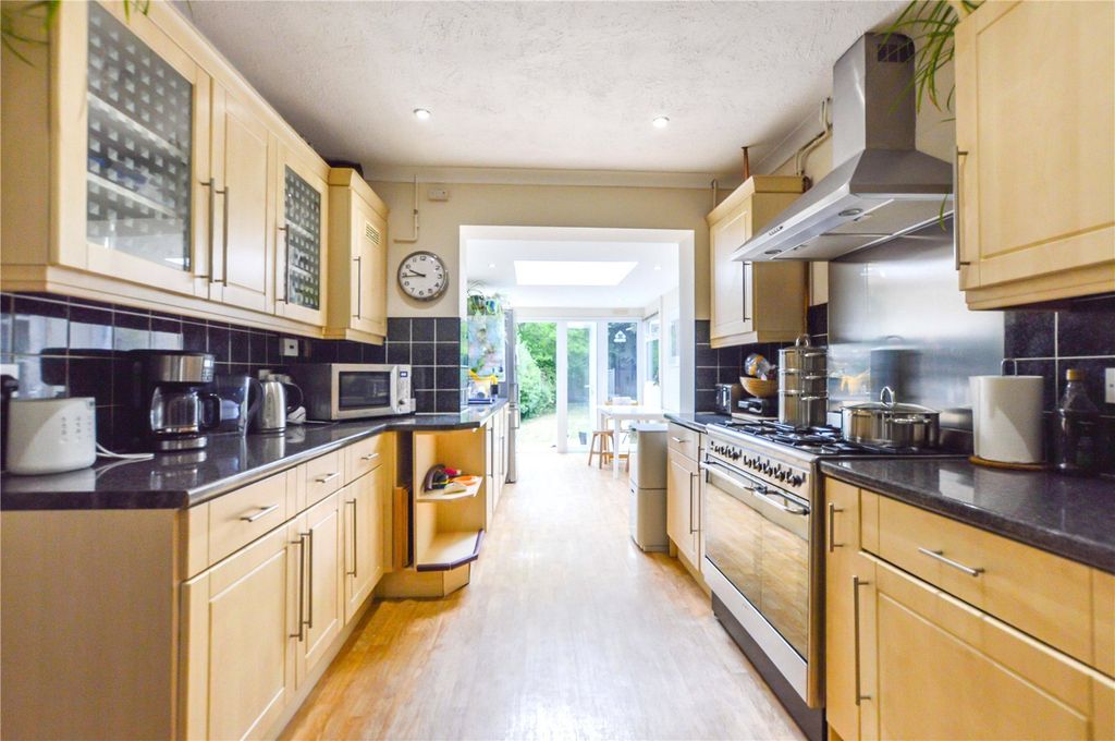 Property photo 3 of 17 Kitchen