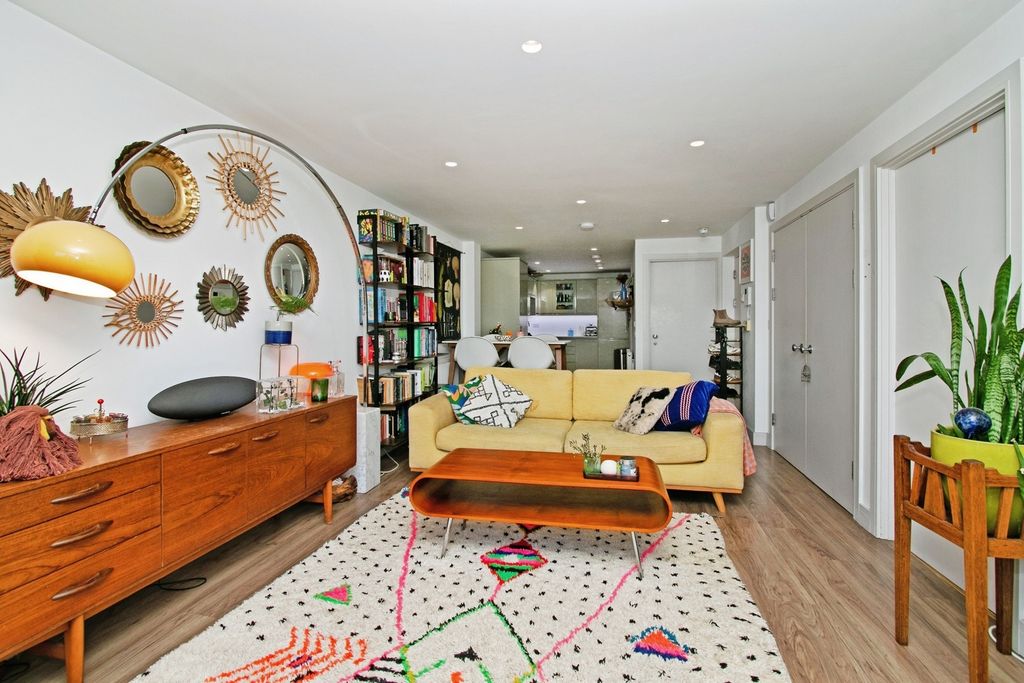 Property photo 3 of 17 Photo