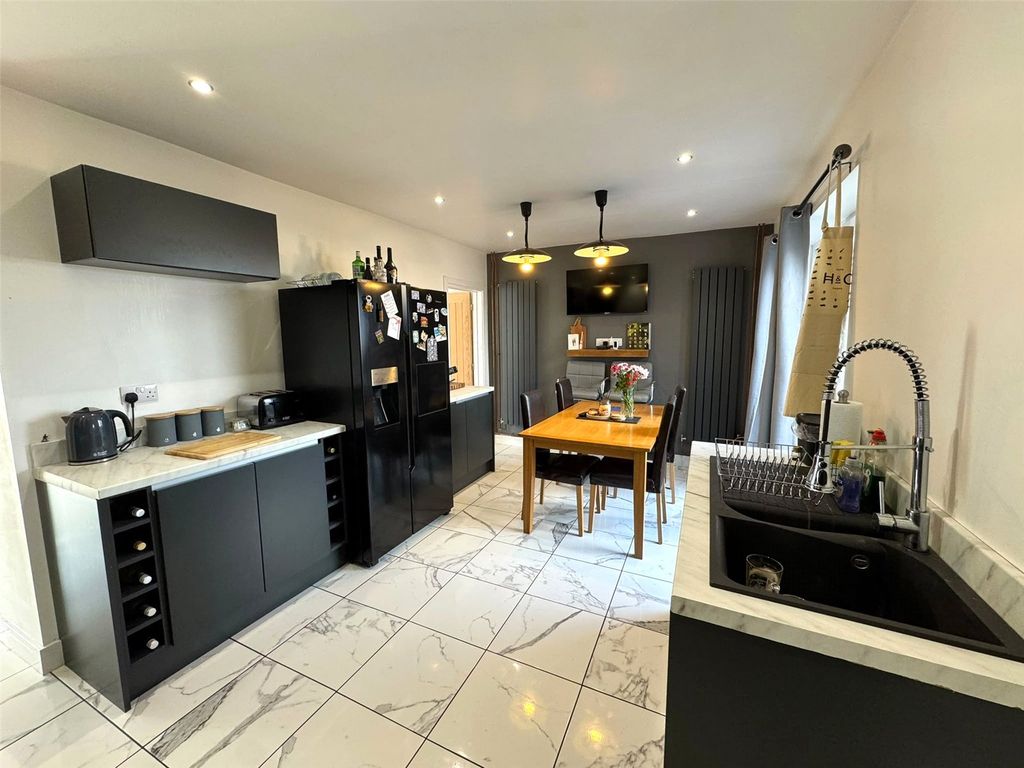 Property photo 2 of 19 Picture No. 57