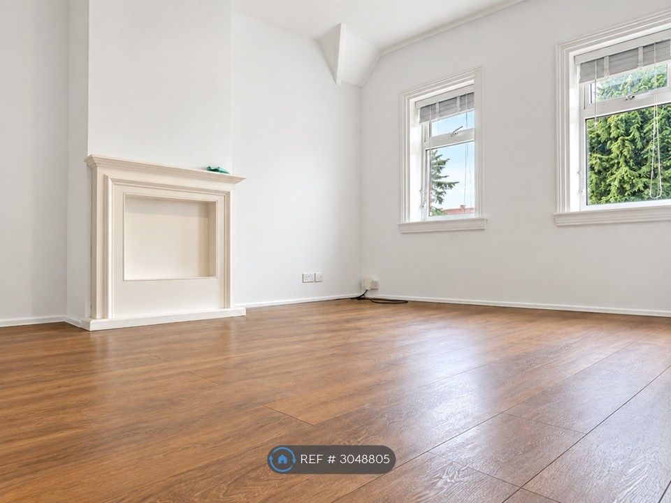 Property photo 1 of 5 Living Room