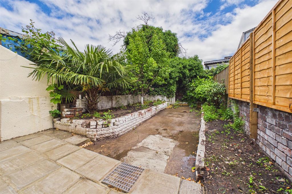 Property photo 2 of 29 3 Roman Road, Easton, Bristol Bs5 6Dh | Freehold T
