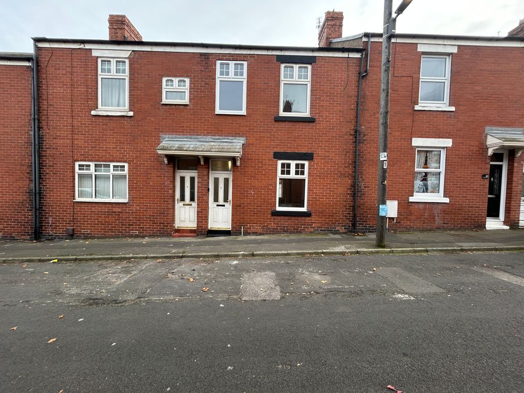 Property photo 1 of 14 Front