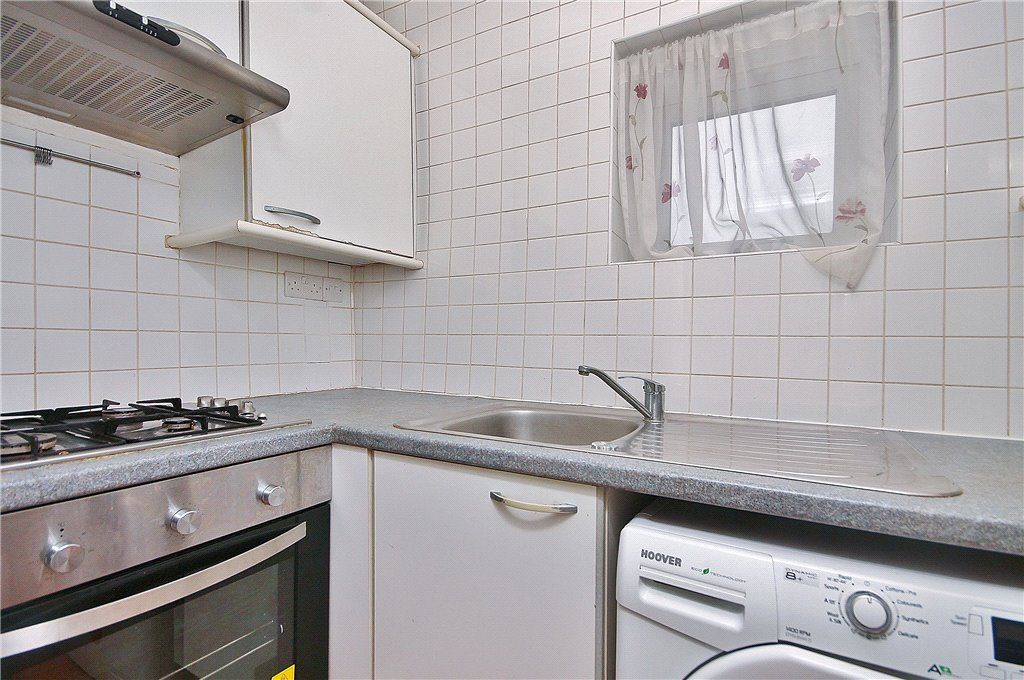 Property photo 3 of 9 Kitchen