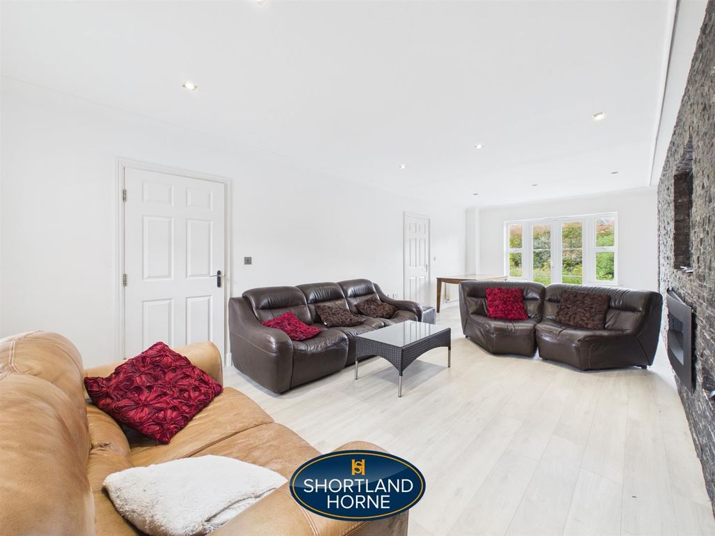 Property photo 3 of 44 Cam04377G0-Pr0258-Still005.Jpg