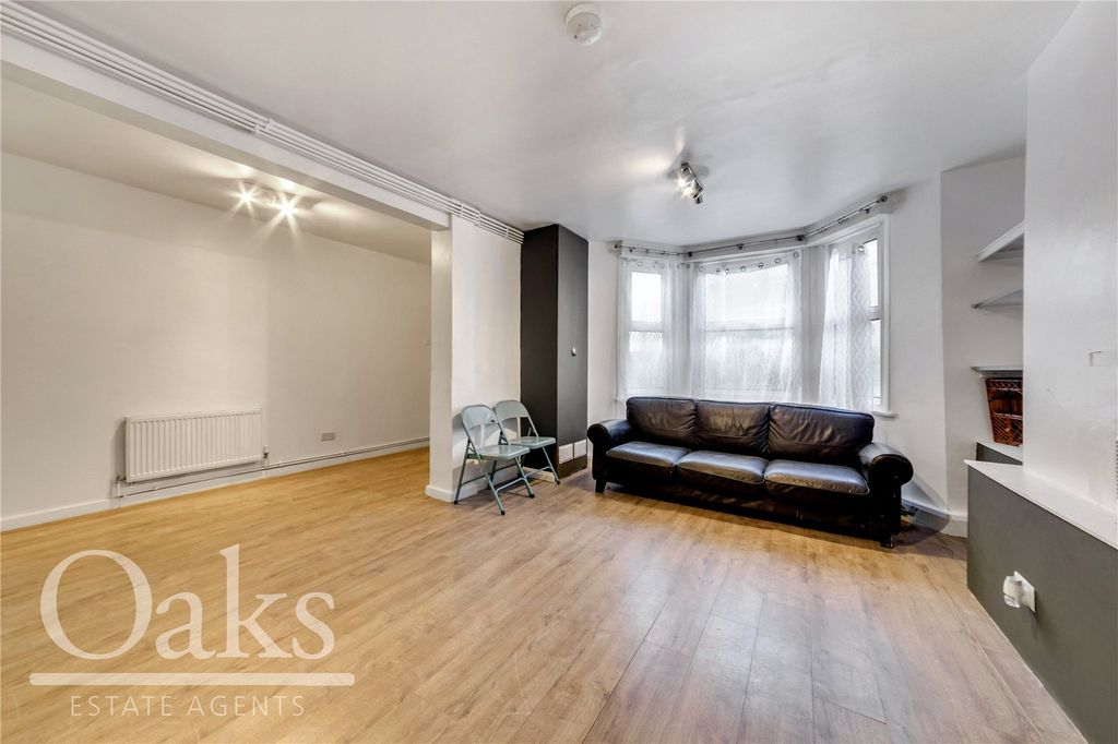 Property photo 3 of 10 Picture No. 18
