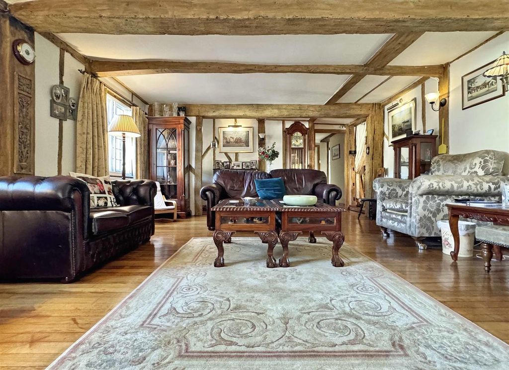 Property photo 3 of 47 Lounge.Jpg