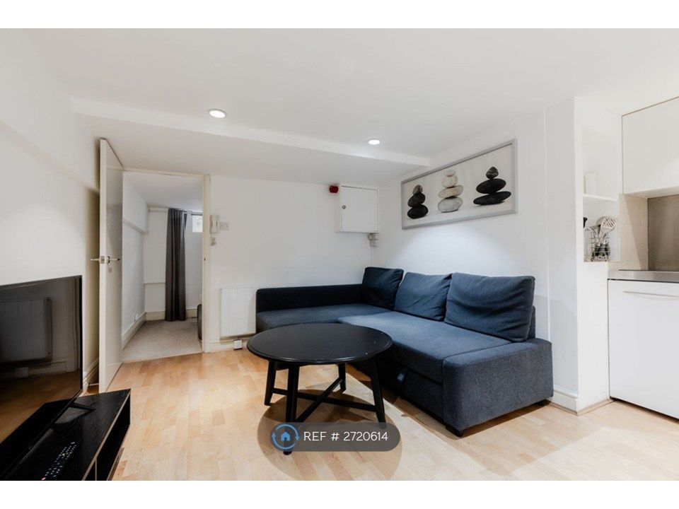 Property photo 1 of 7 Lounge