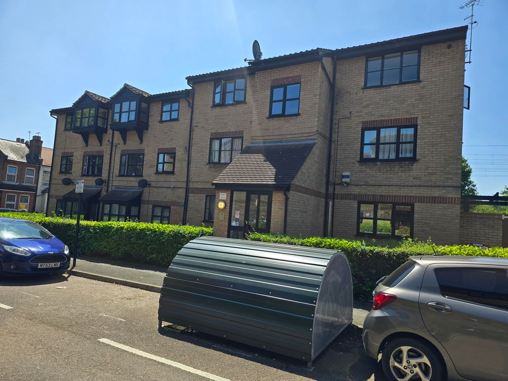 Property photo 1 of 6 Out Side Pic