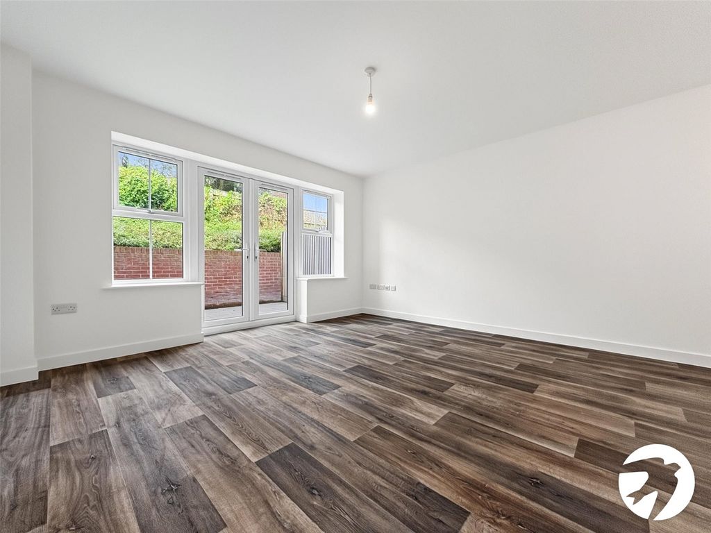 Property photo 3 of 19 Picture No. 29