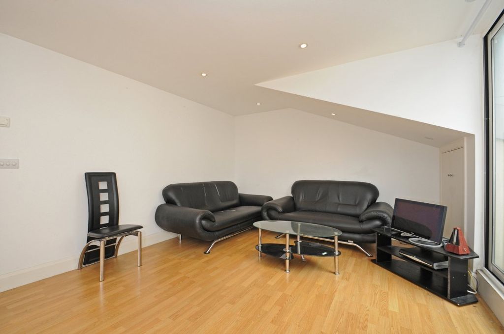 Property photo 2 of 7 Picture No. 14