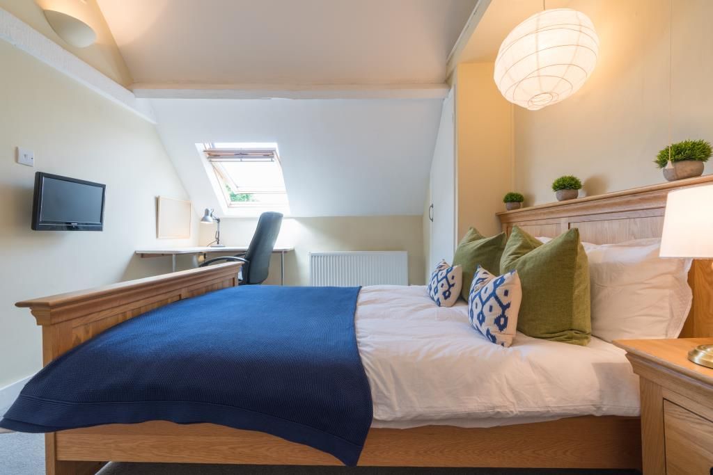 Property photo 3 of 16 3 City Bank Road - Bathroom