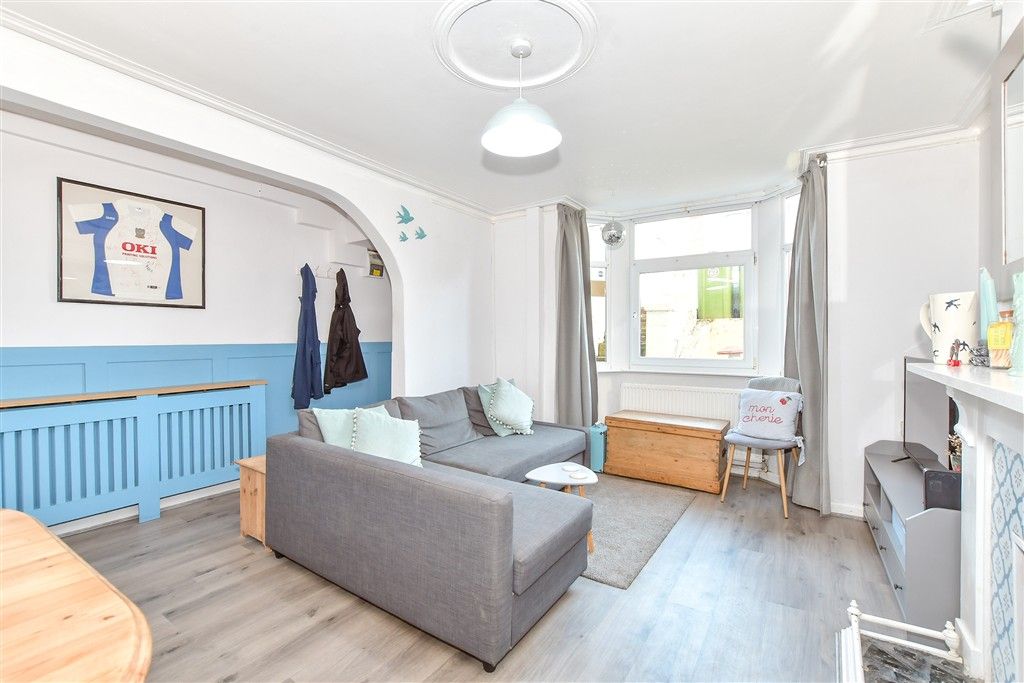 Property photo 2 of 7 Lounge