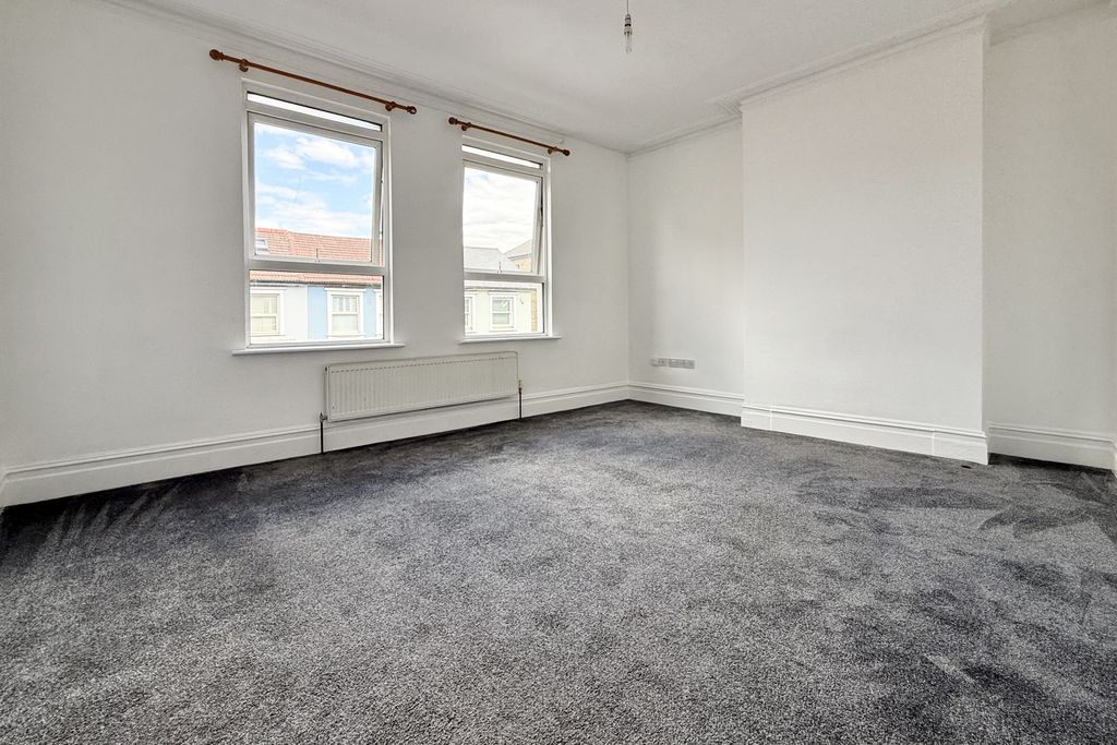 Property photo 1 of 8 1