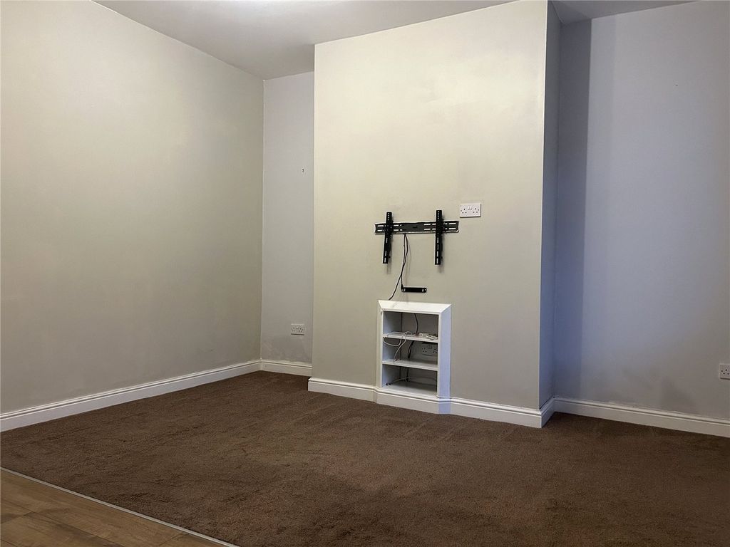 Property photo 2 of 14 Lounge