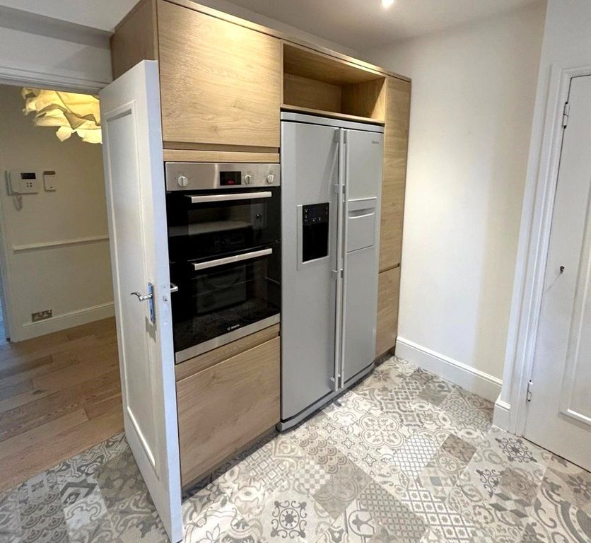 Property photo 3 of 11 Picture-No-13-94