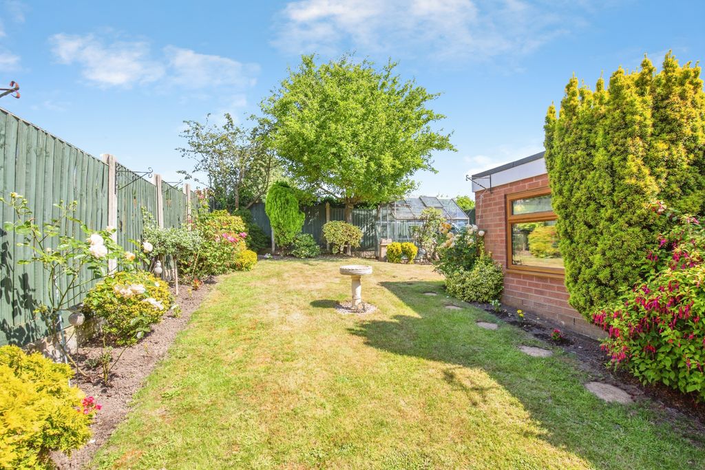 Property photo 2 of 24 F5F0ee99-Mw26-402