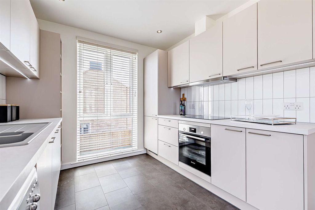 Additional image 4 of 4 bed town house to rentPark Crescent, Matlock Spa, Matlock DE4