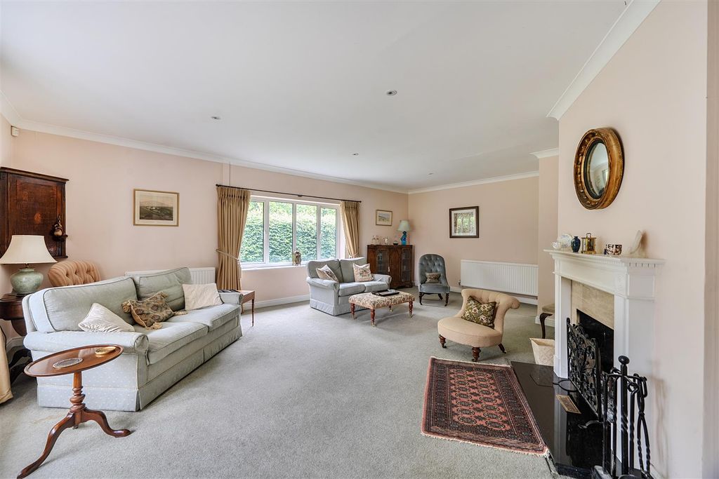 Property photo 2 of 23 Drawing Room