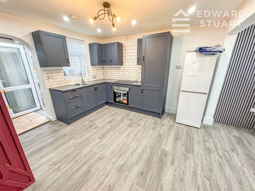 Property photo 3 of 10 Picture No. 06