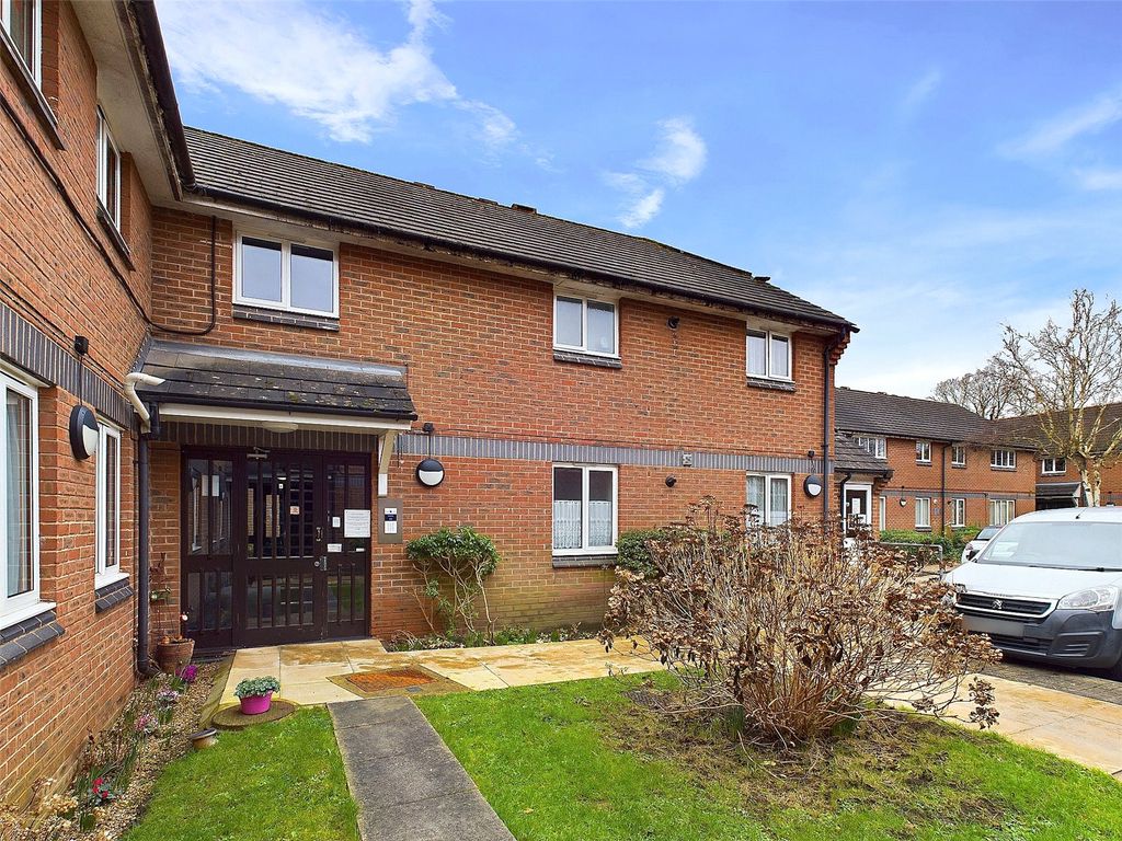 Property photo 2 of 9 Picture No. 15
