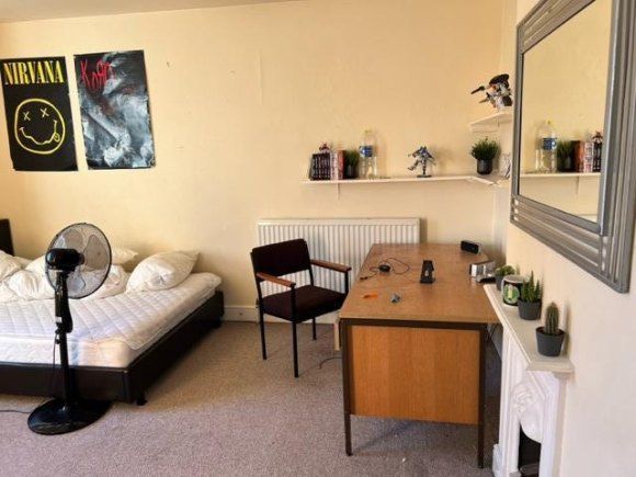 Property photo 2 of 9 279 Bed 2.Jpeg