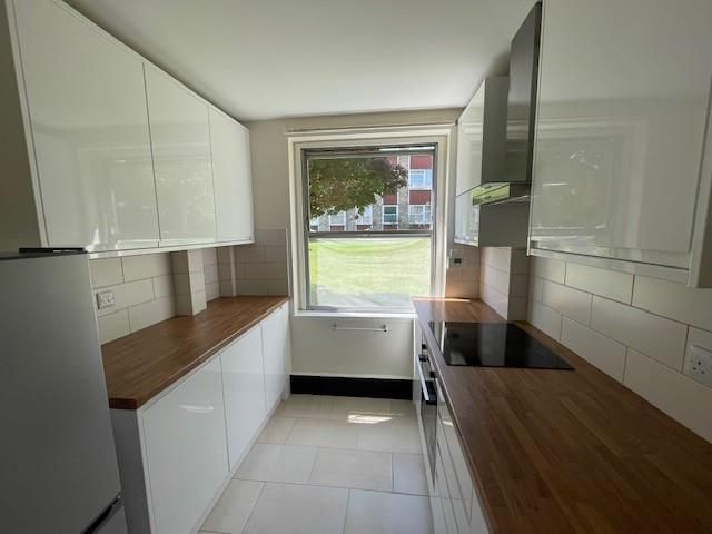 Property photo 2 of 8 Kitchen.Jpg