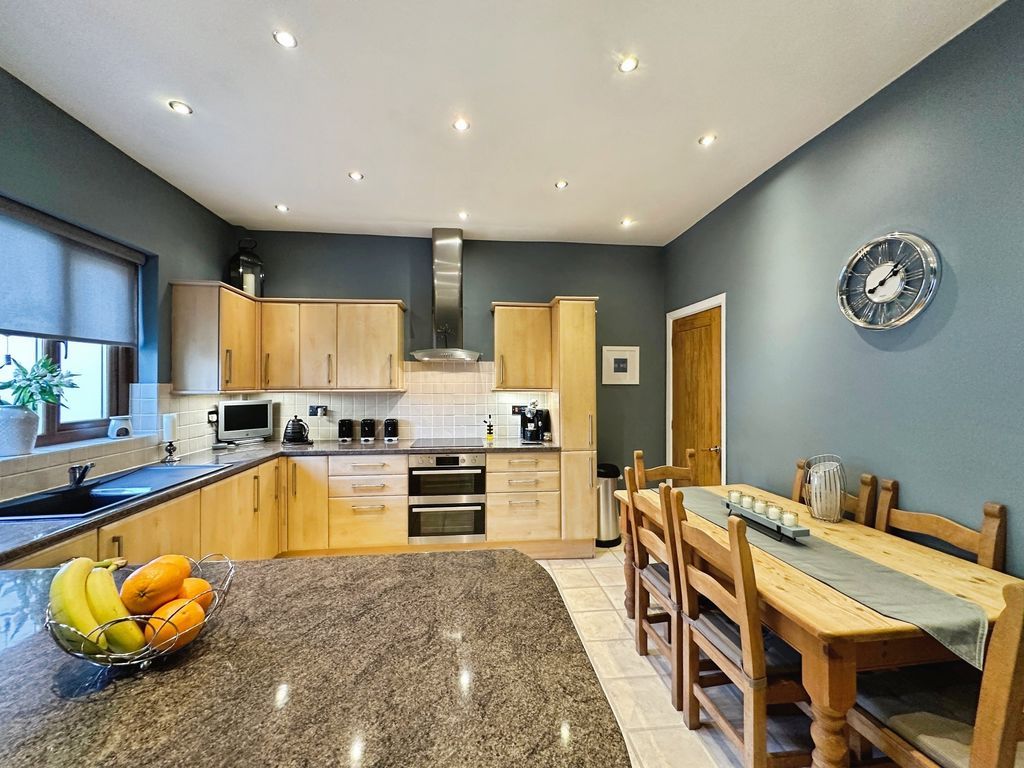 Property photo 3 of 18 Photo 1