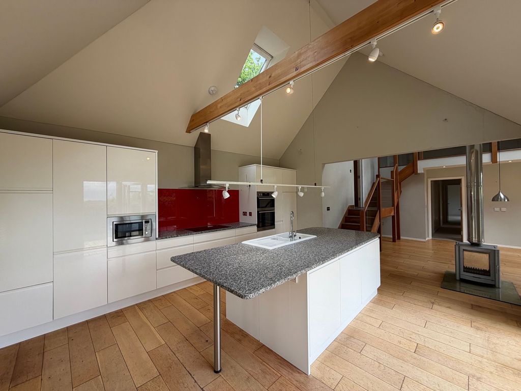 Property photo 1 of 29