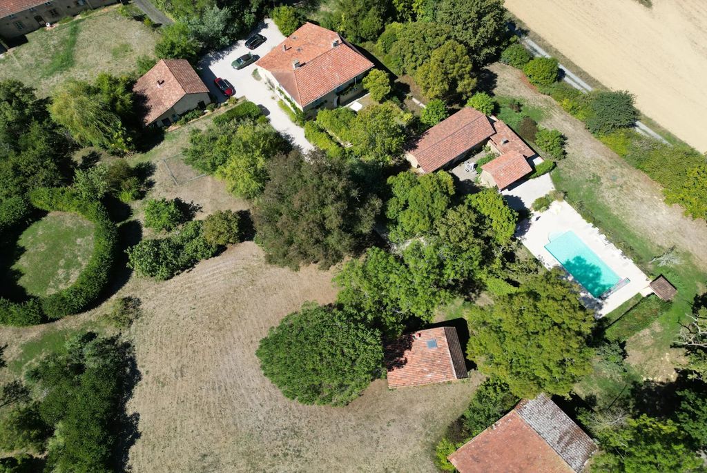 Property photo 2 of 49 4d97E914693A8F4A510B733c8B4B052d_B6218d3Cee_1920-Big