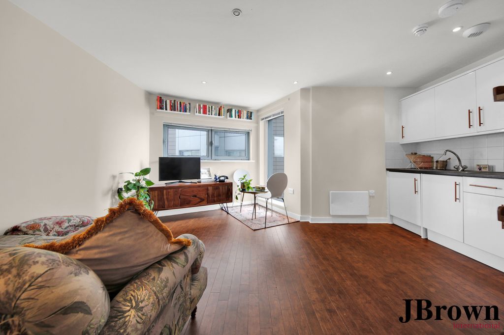 Property photo 1 of 8