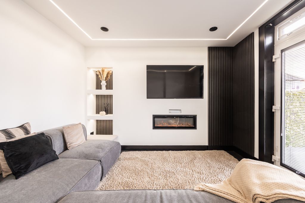 Property photo 3 of 17 Property Image 3