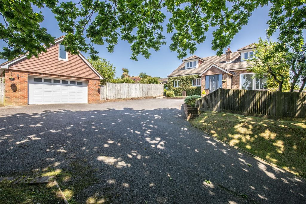 Property photo 2 of 36