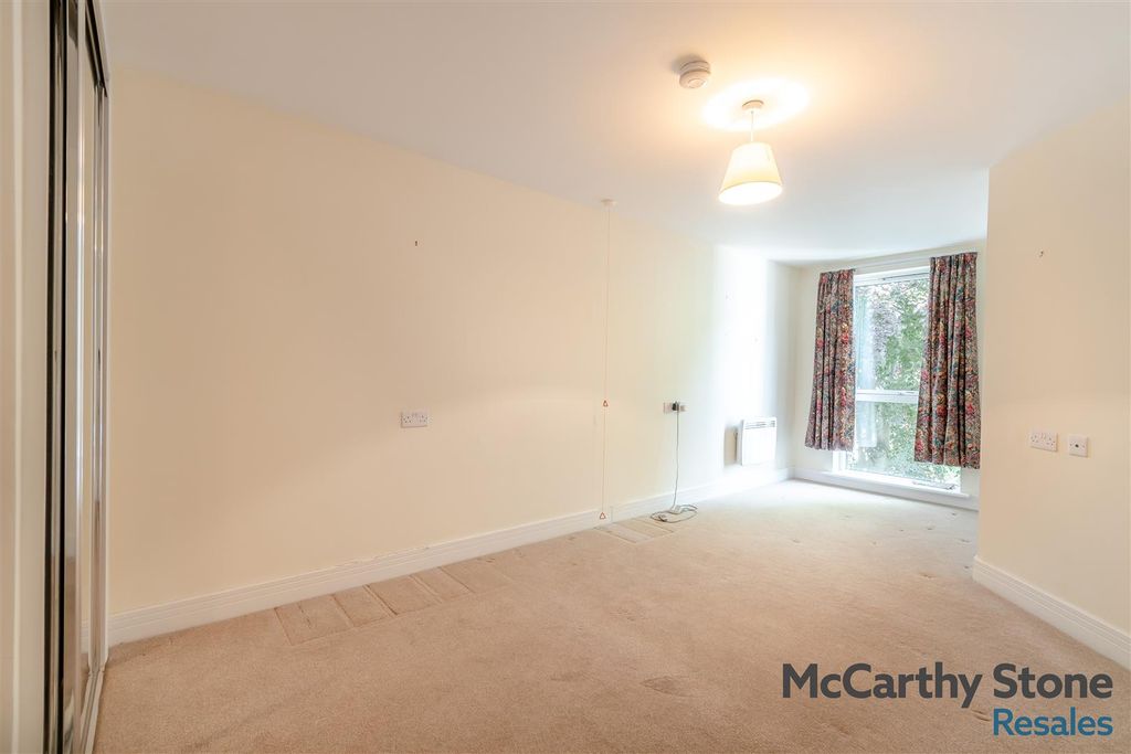 Property photo 2 of 18 8691147-Interior01.Jpg