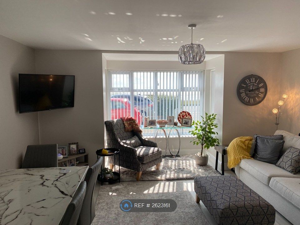 Property photo 2 of 25