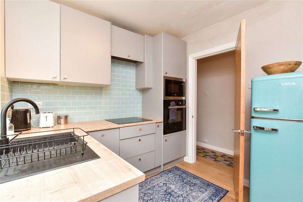 Property photo 1 of 7 Kitchen