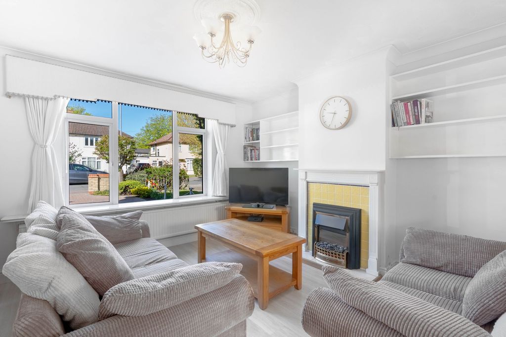 Property photo 2 of 17