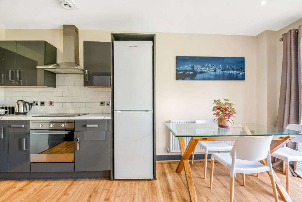 Property photo 1 of 4 1 Bed Maisonette To Rent Nursery Ave, London Cr0