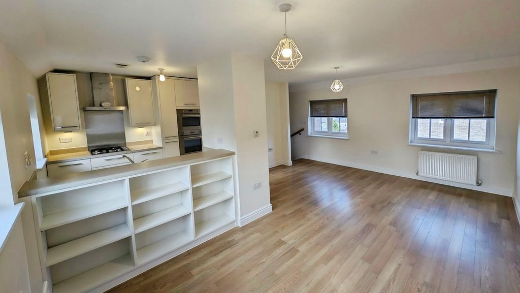 Property photo 3 of 18 5B6Bf95F-Pxl_20260128_134840088.Jpg