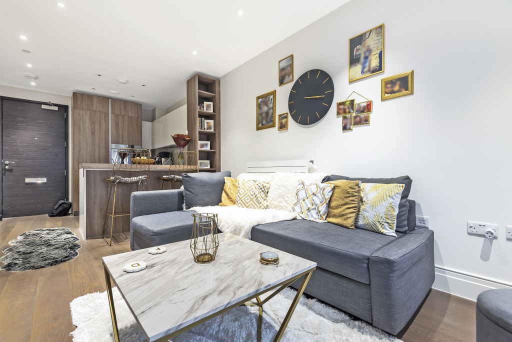 Property photo 2 of 14 Hamond Court (3)