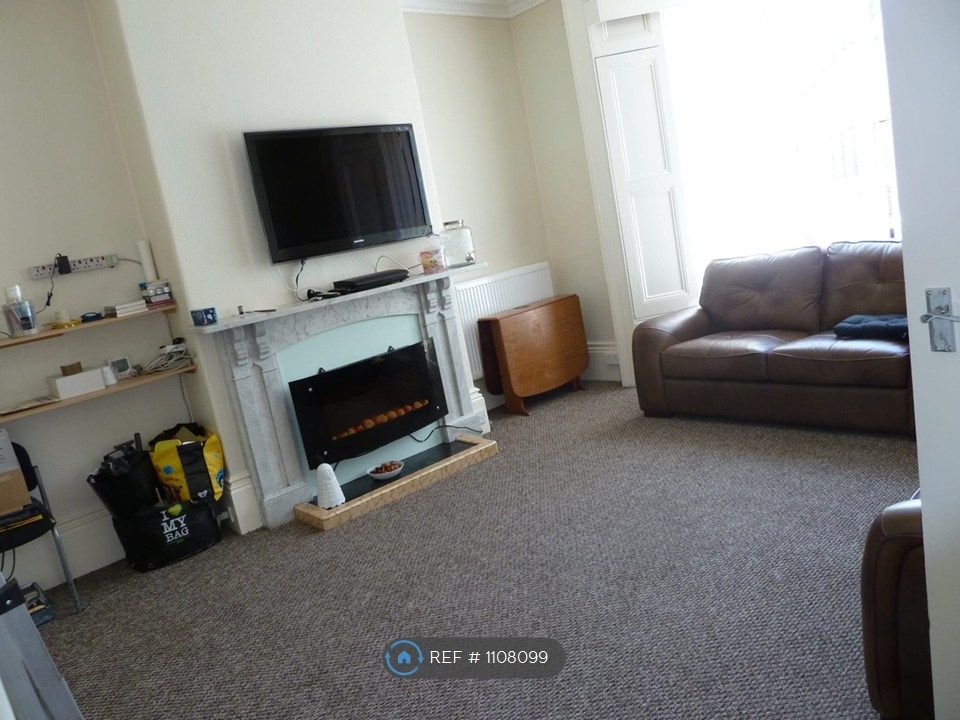 Property photo 2 of 12 Living Room