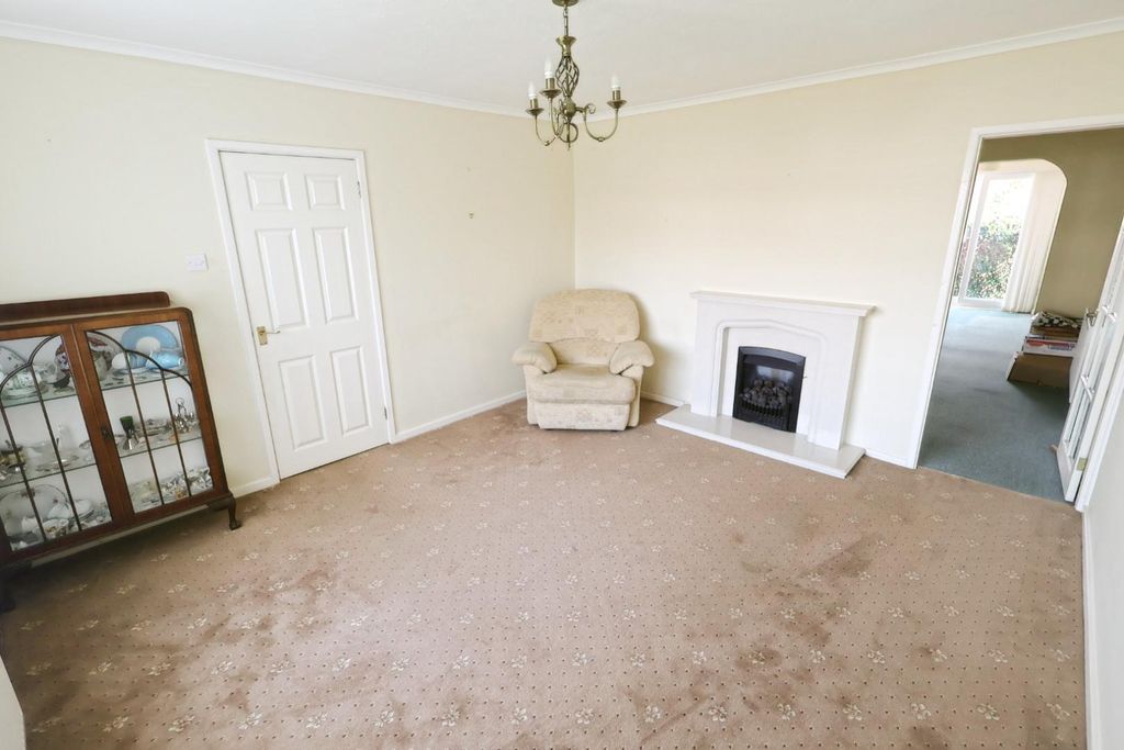 Property photo 2 of 12 Living Room