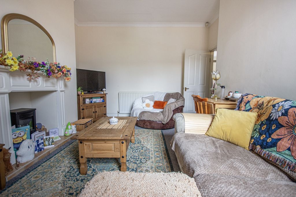 Property photo 3 of 13 3-3