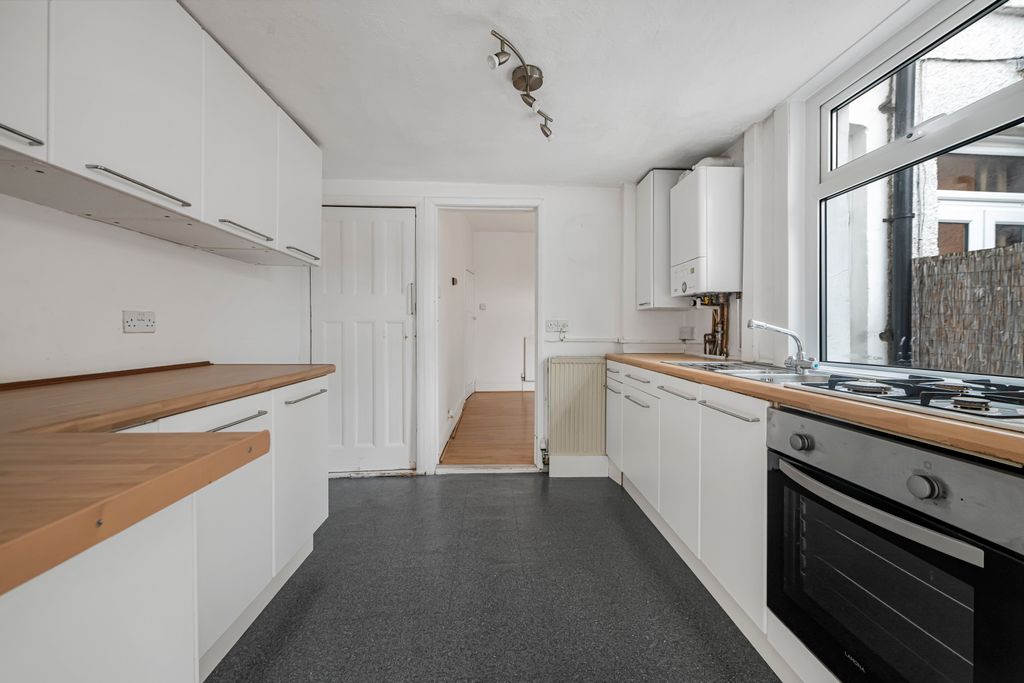 Property photo 2 of 16 11_70438