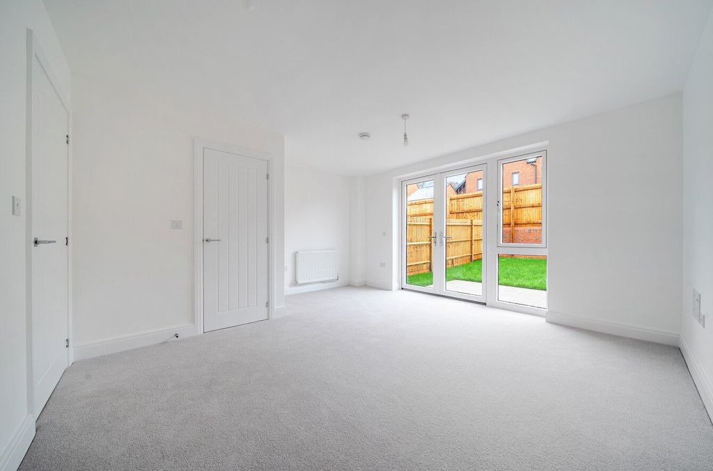 Property photo 2 of 11 Picture No. 03