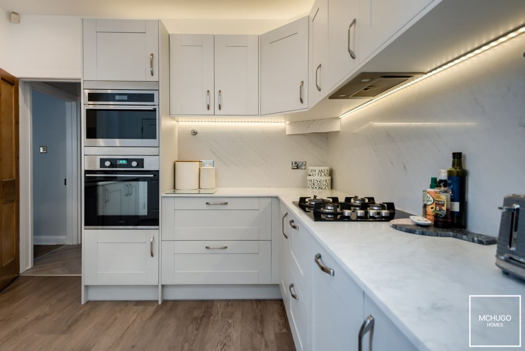 Property photo 3 of 16 Xt5A8199-Hdr(3)