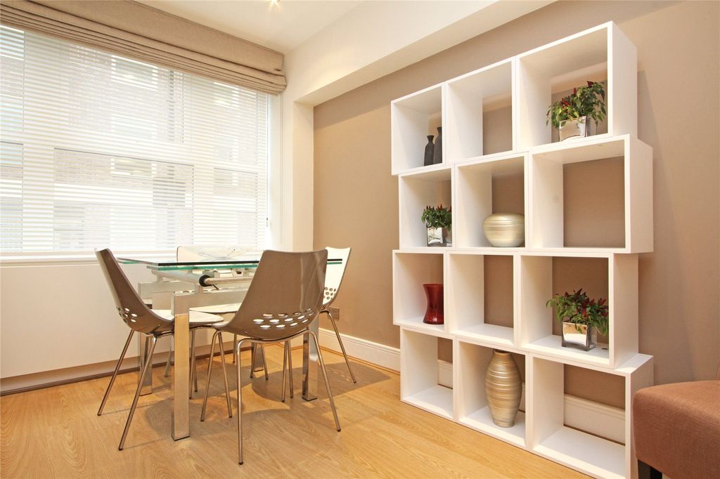 Property photo 3 of 7 Reception