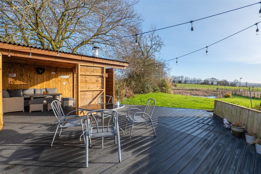 Property photo 3 of 43 Garden