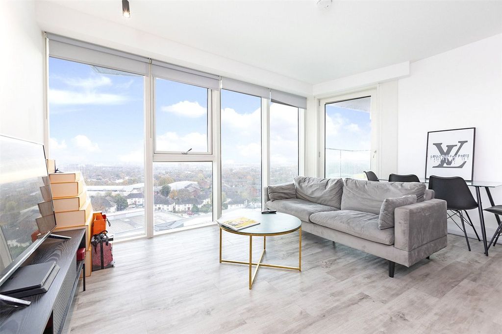 Property photo 1 of 11